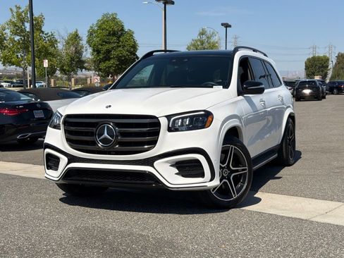 Used 2024 Mercedes-Benz GLS 450 4MATIC image 2