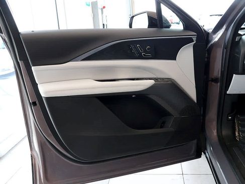 Used 2026 Cadillac Lyriq Luxury AWD/4WD image 24