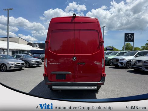 Used 2025 Mercedes-Benz Sprinter 2500 image 7