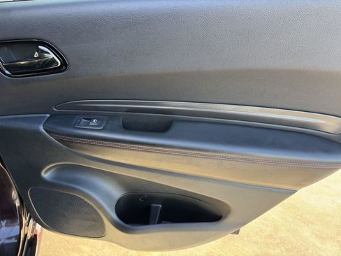 Certified 2025 Dodge Durango GT image 11