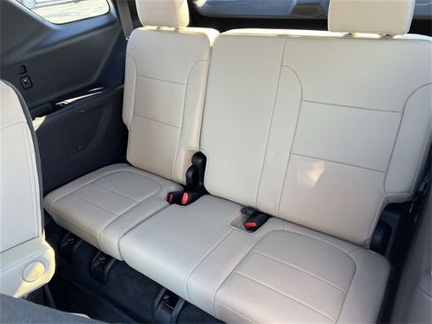 Certified 2023 Chevrolet Traverse LT w/ LT Premium Package image 25