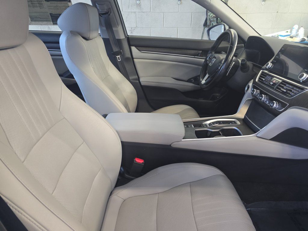 Used 2020 Honda Accord Touring image 10