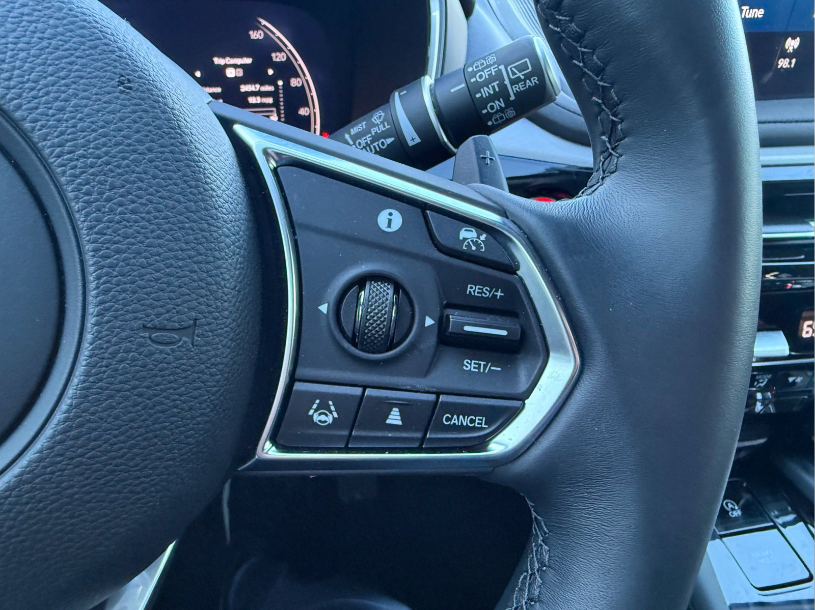 Used 2026 Acura MDX w/ Technology Package FWD image 17