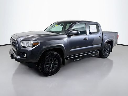 Used 2023 Toyota Tacoma SR5 RWD image 3