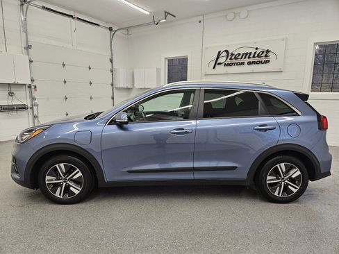 Used 2020 Kia Niro EX Premium image 8