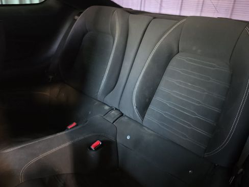 Used 2016 Ford Mustang Coupe RWD image 5