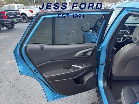 Used 2025 Chevrolet Trax ACTIV w/ Sunroof Package image 15