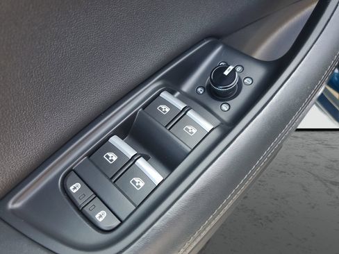 Used 2022 Audi Q8 Prestige AWD/4WD image 21
