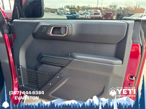 Used 2025 Ford Bronco Badlands AWD/4WD image 13