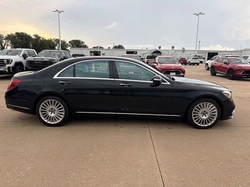 Used 2019 Mercedes-Benz S 560 4MATIC Sedan image 2
