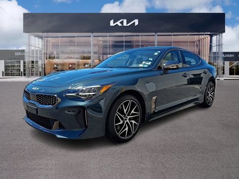 Used 2023 Kia Stinger GT-Line w/ Sun & Sound Package RWD image 3