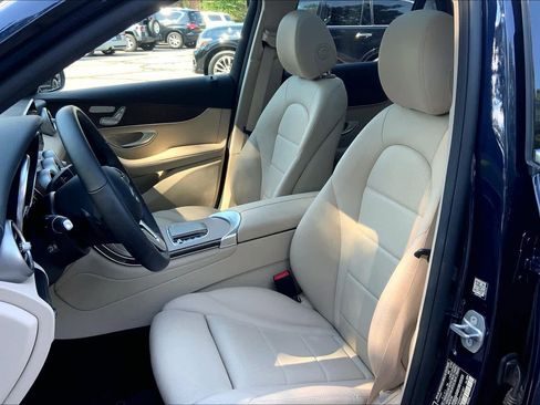 Used 2021 Mercedes-Benz GLC 300 4MATIC image 9