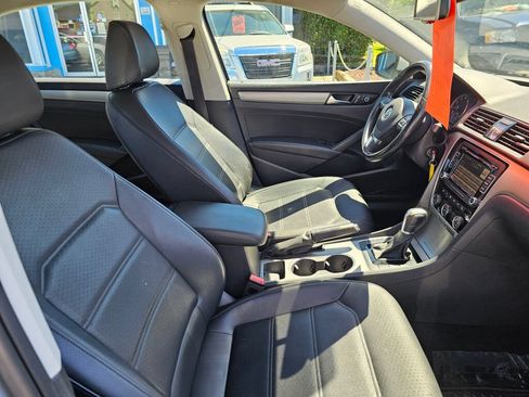 Used 2014 Volkswagen Passat 1.8T SE FWD image 11