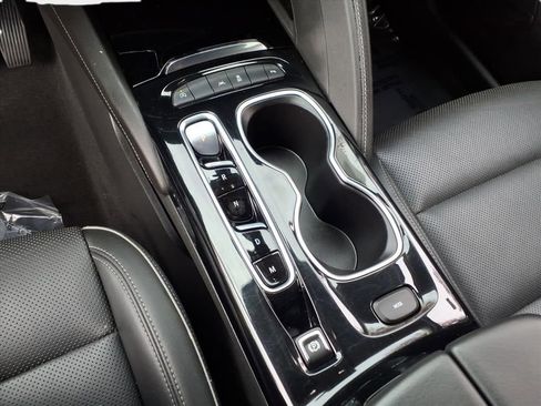 Used 2023 Buick Envision Essence image 24