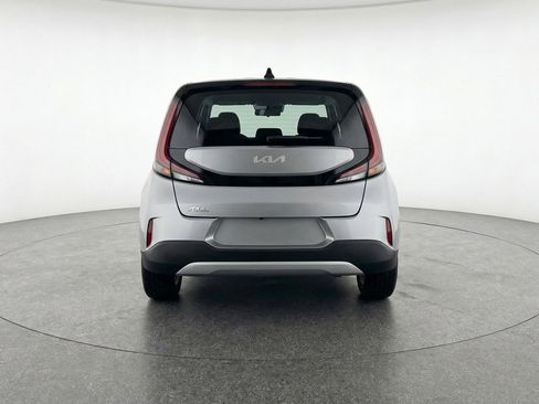 Used 2025 Kia Soul LX w/ LX Technology Package FWD image 7
