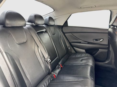 Used 2022 Hyundai Elantra Limited FWD image 42