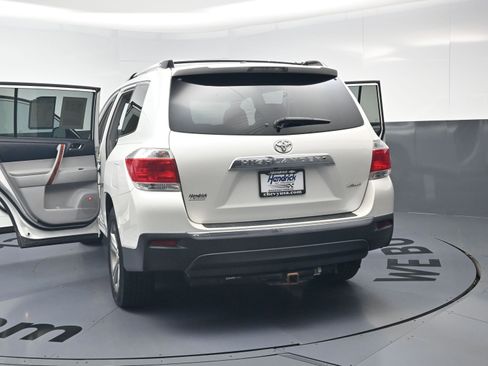 Used 2011 Toyota Highlander Limited w/ Tow Pkg AWD/4WD image 28
