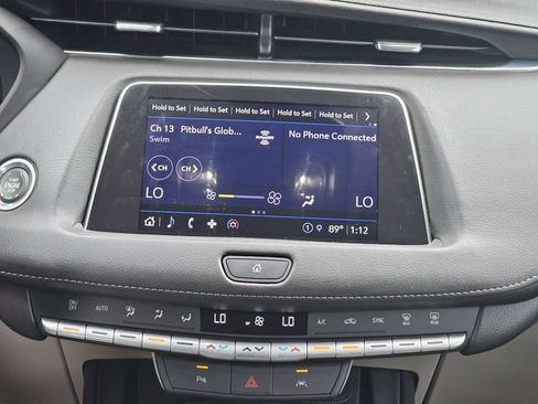 Used 2023 Cadillac XT4 Premium Luxury FWD image 17