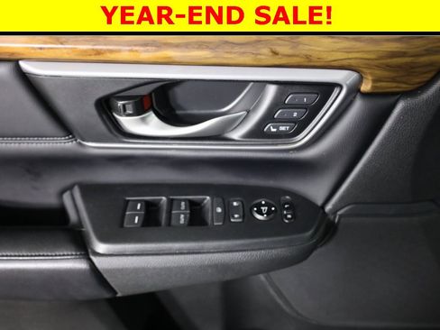Used 2017 Honda CR-V Touring image 10