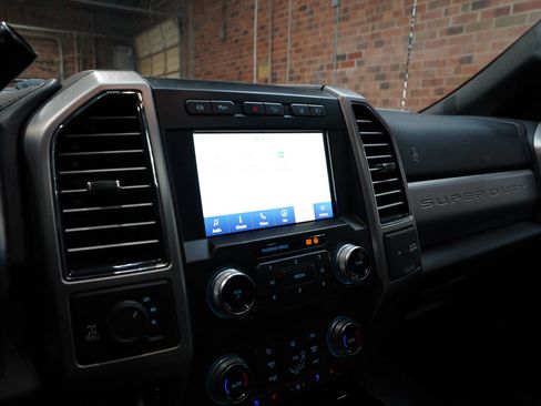 Used 2020 Ford F350 Platinum w/ FX4 Off-Road Package image 50