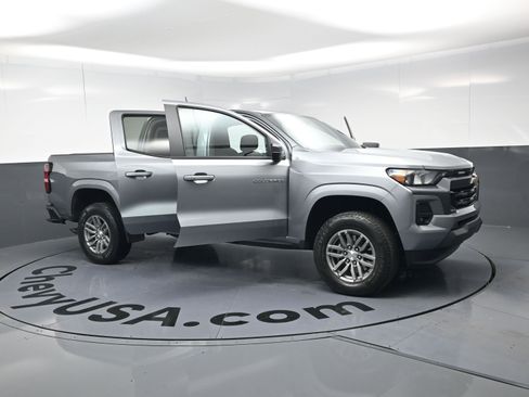 Used 2024 Chevrolet Colorado LT w/ LT Convenience Package II image 23