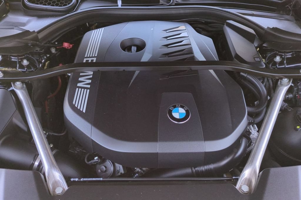 Used 2023 BMW 740i w/ Parking Assistance Package RWD image 21