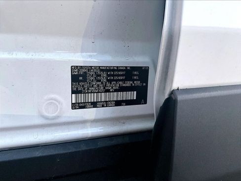 Used 2025 Toyota RAV4 LE FWD image 9
