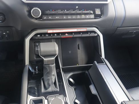 New 2025 Toyota Tundra Platinum image 18