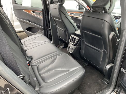 Used 2019 Lincoln Nautilus Reserve image 18