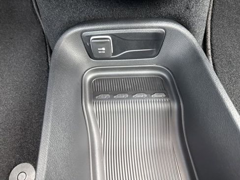 New 2026 Chrysler Pacifica Select image 31