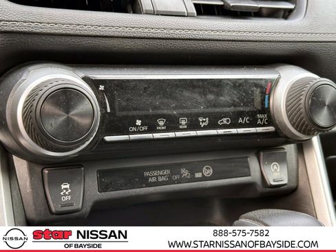 Used 2019 Toyota RAV4 LE image 16