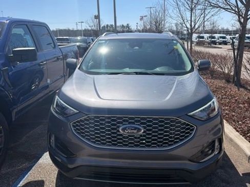 Used 2023 Ford Edge SEL w/ Convenience Package image 9