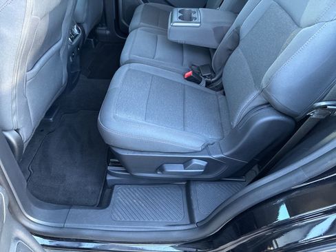 Used 2025 Ford Explorer Active AWD/4WD image 37