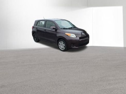 Used 2014 Scion xD image 3