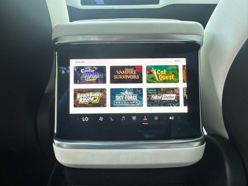 Used 2022 Tesla Model X image 51