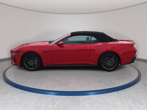 Used 2025 Ford Mustang GT Premium RWD image 8