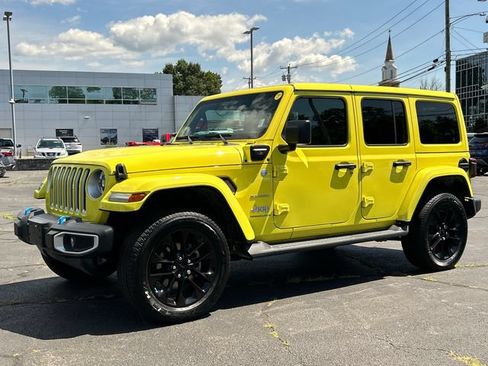 Used 2023 Jeep Wrangler Unlimited Sahara AWD/4WD image 5