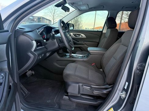 Used 2020 Chevrolet Traverse LS image 19