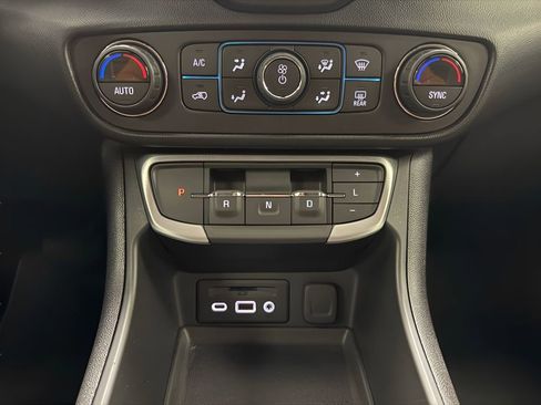 Used 2022 GMC Terrain SLT w/ LPO, Roadside Safety Package image 25