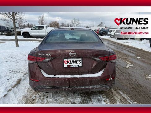 Used 2025 Nissan Sentra SV image 4