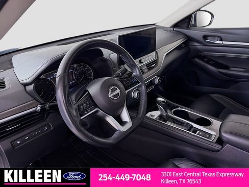 Used 2023 Nissan Altima 2.5 SL FWD image 11