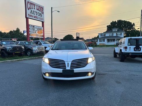 Used 2018 Lincoln MKT AWD w/ Technology Package image 15