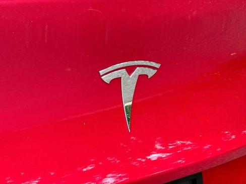 Used 2023 Tesla Model Y Long Range AWD/4WD image 18