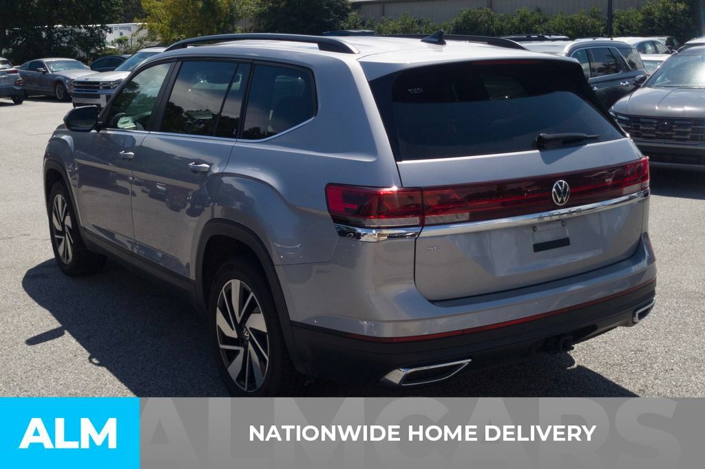 Used 2025 Volkswagen Atlas SE FWD image 4