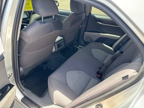 Used 2018 Toyota Camry LE FWD image 15