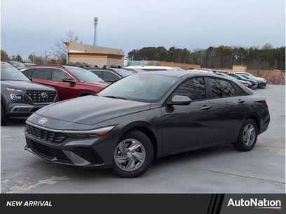 New 2026 Hyundai Elantra SE