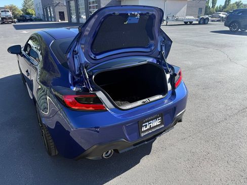 Used 2023 Toyota GR86 w/ ALL Weather Mat Package (TMS) RWD image 13