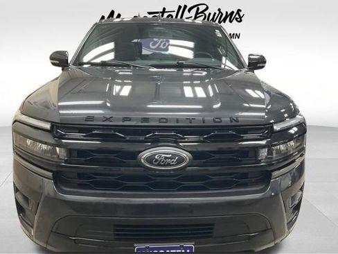 Used 2023 Ford Expedition Limited AWD/4WD image 2