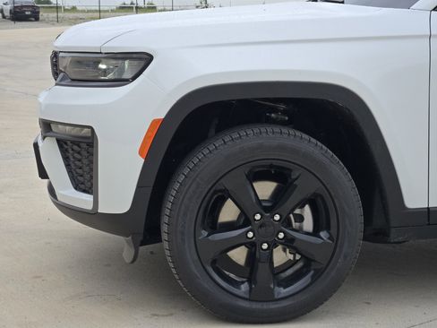 New 2026 Jeep Grand Cherokee L Limited w/ Limited Altitude Package AWD/4WD image 6