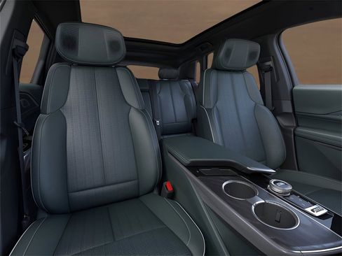 New 2024 Cadillac Lyriq Luxury w/ Nappa Leather Package image 13